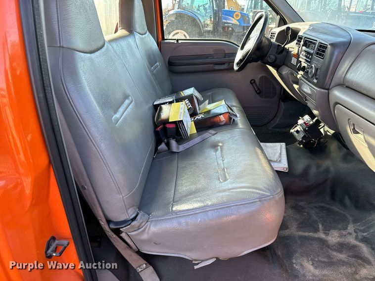 image for item NU9367 2000 Ford F550 bucket truck