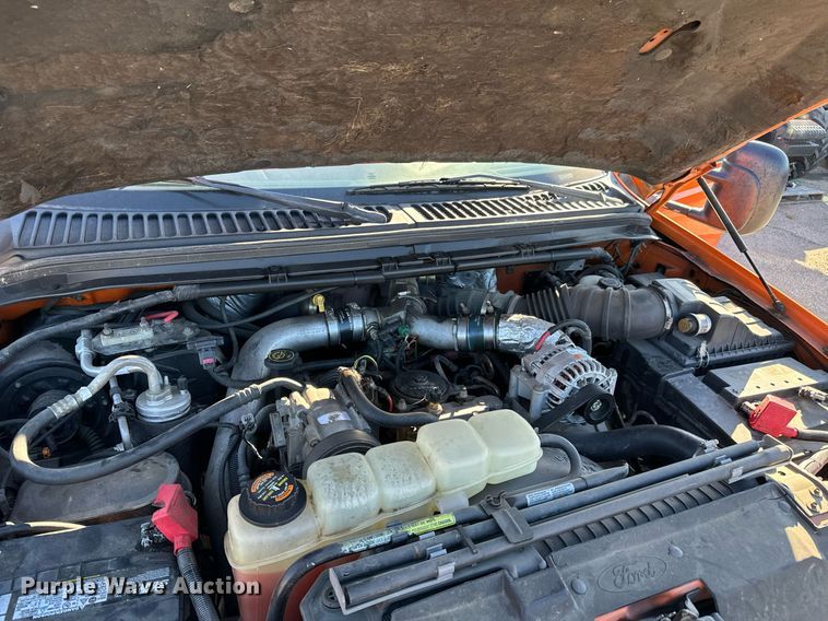 image for item NU9367 2000 Ford F550 bucket truck