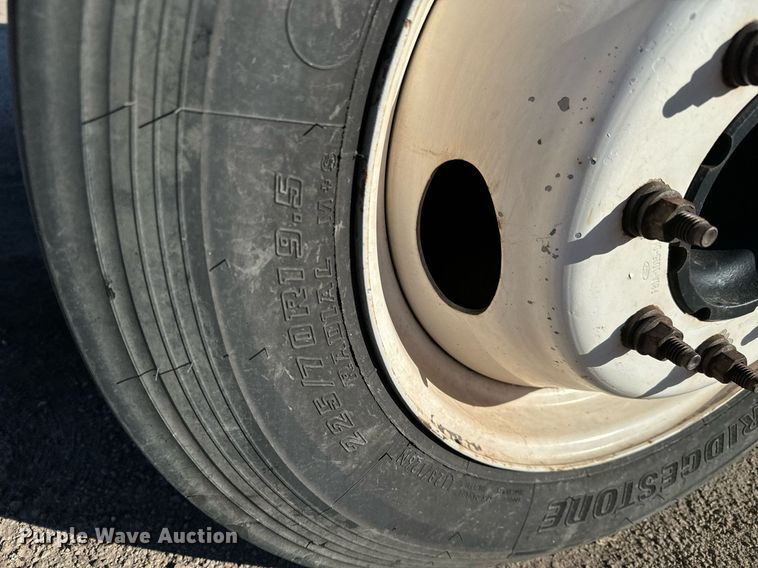 image for item NU9367 2000 Ford F550 bucket truck