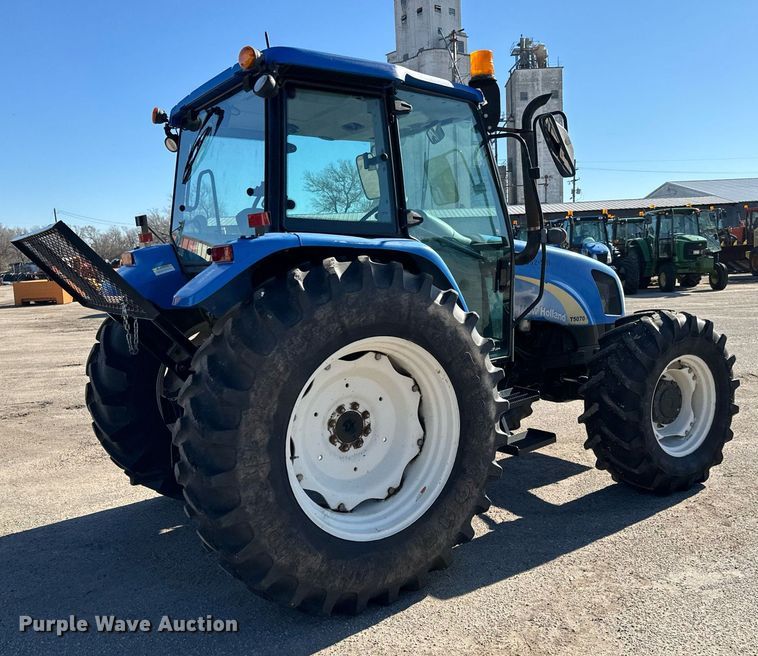 image for item NU9368 2012 New Holland T5070 MFWD tractor