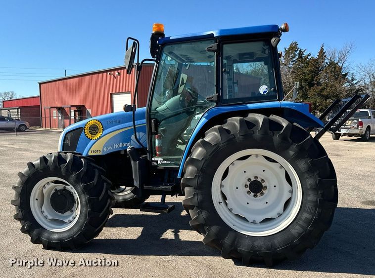 image for item NU9368 2012 New Holland T5070 MFWD tractor