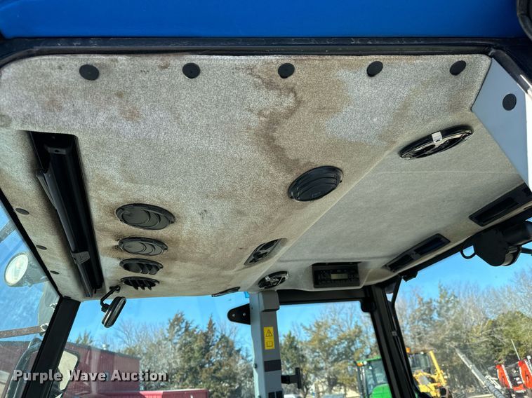 image for item NU9368 2012 New Holland T5070 MFWD tractor