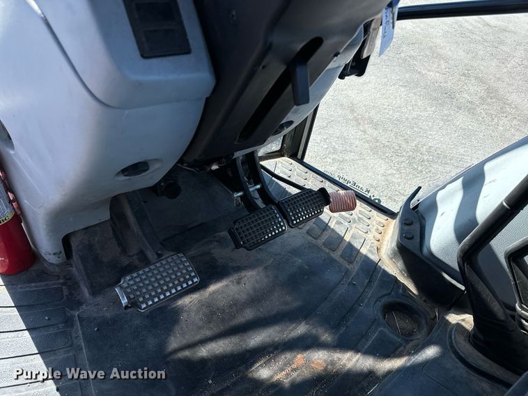 image for item NU9368 2012 New Holland T5070 MFWD tractor