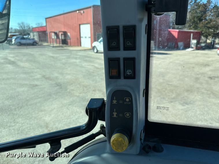 image for item NU9368 2012 New Holland T5070 MFWD tractor