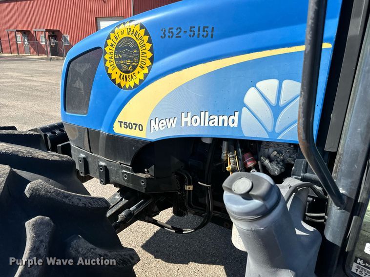 image for item NU9369 2012 New Holland T-5070 MFWD tractor