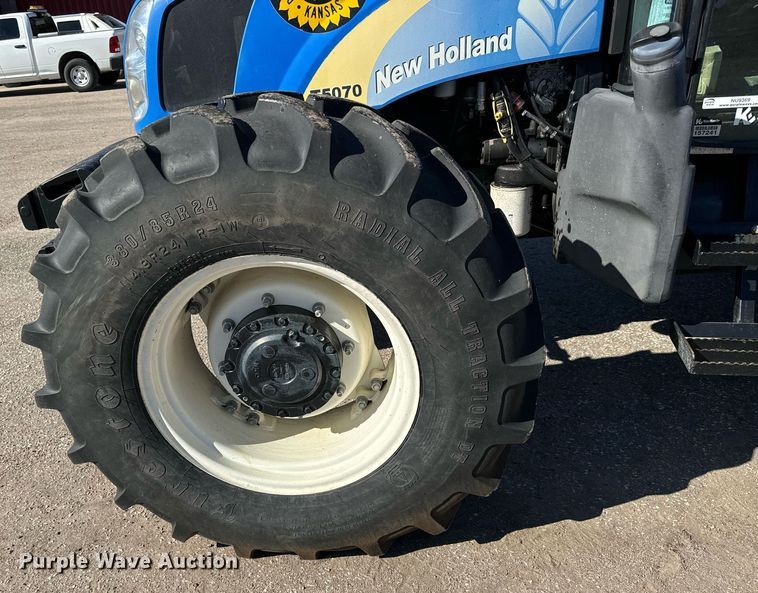 image for item NU9369 2012 New Holland T-5070 MFWD tractor
