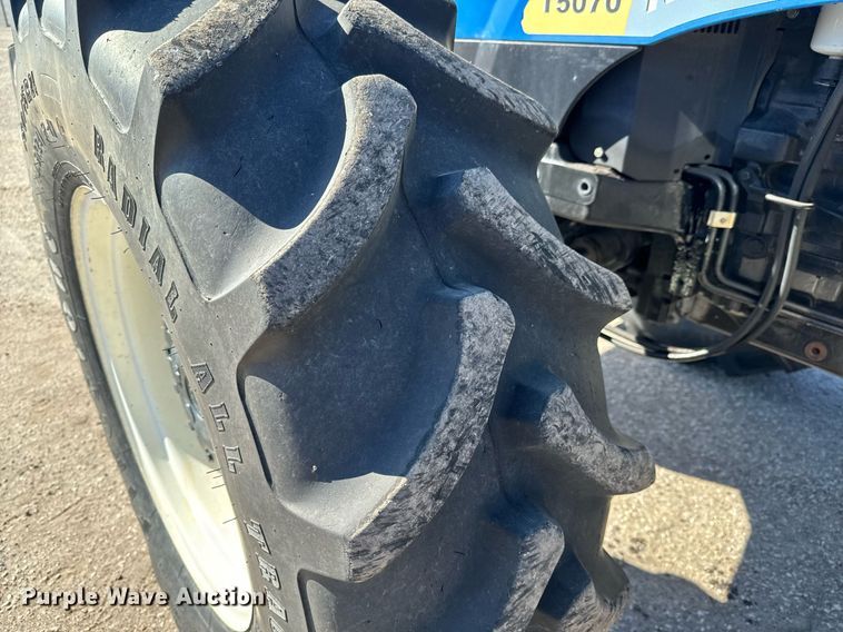 image for item NU9369 2012 New Holland T-5070 MFWD tractor
