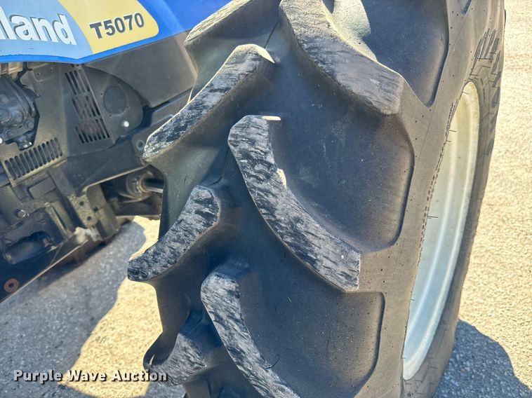 image for item NU9369 2012 New Holland T-5070 MFWD tractor