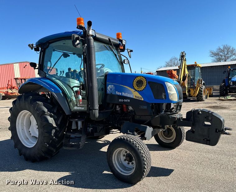 image for item NU9370 2008 New Holland T-6020 tractor