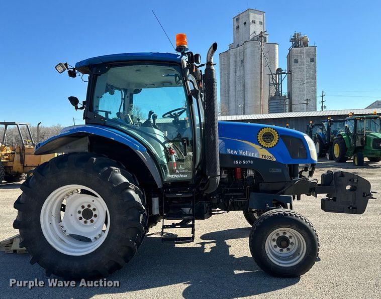 image for item NU9370 2008 New Holland T-6020 tractor