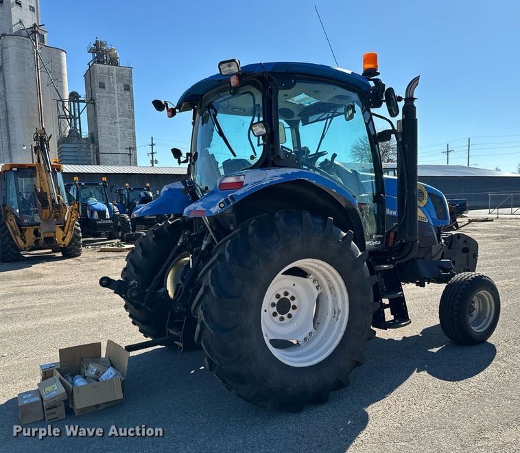 image for item NU9370 2008 New Holland T-6020 tractor