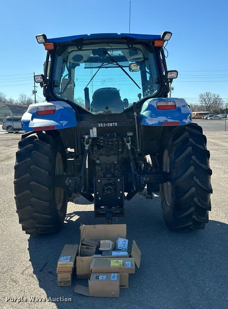 image for item NU9370 2008 New Holland T-6020 tractor