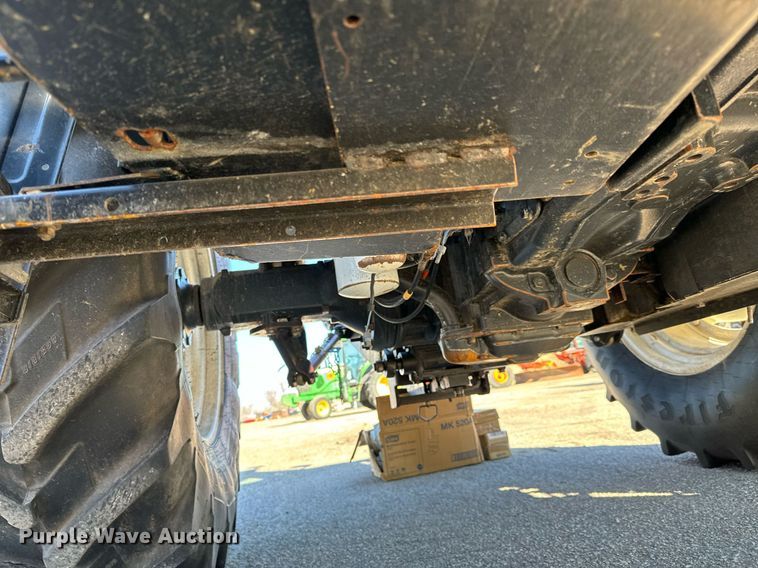 image for item NU9370 2008 New Holland T-6020 tractor