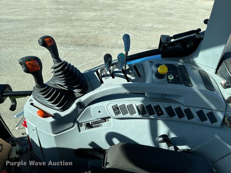 image for item NU9370 2008 New Holland T-6020 tractor