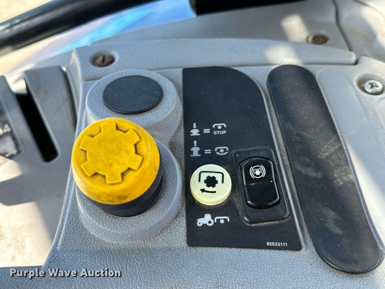 image for item NU9370 2008 New Holland T-6020 tractor