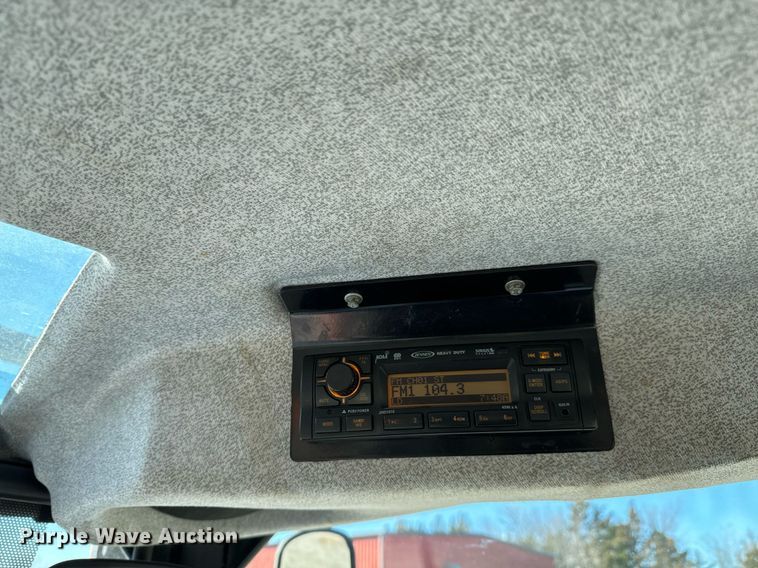 image for item NU9370 2008 New Holland T-6020 tractor