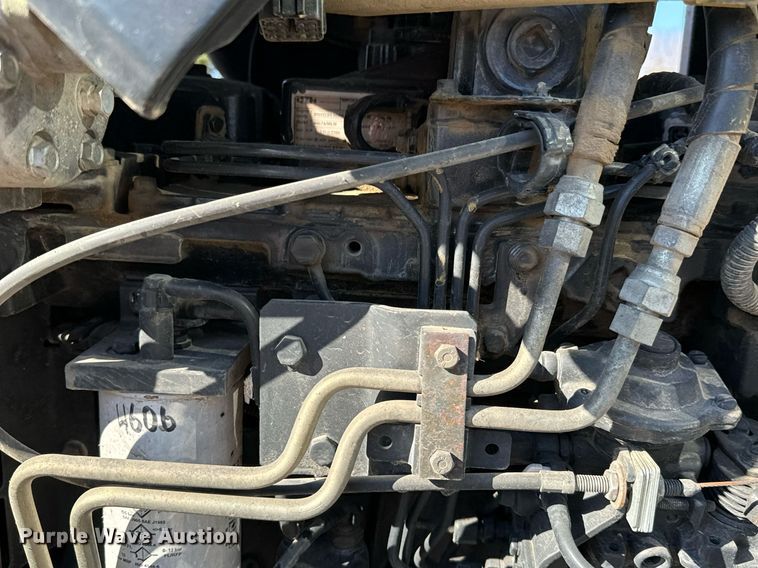 image for item NU9370 2008 New Holland T-6020 tractor