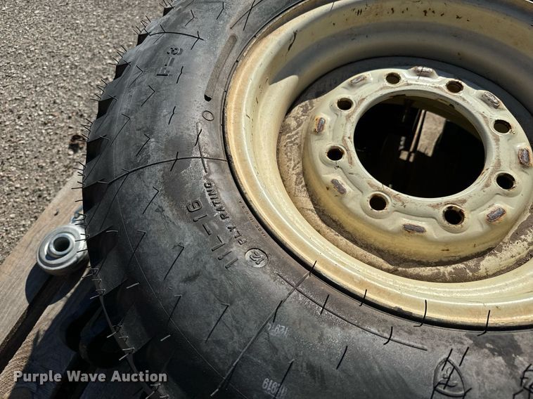 image for item NU9370 2008 New Holland T-6020 tractor