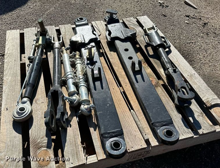 image for item NU9370 2008 New Holland T-6020 tractor