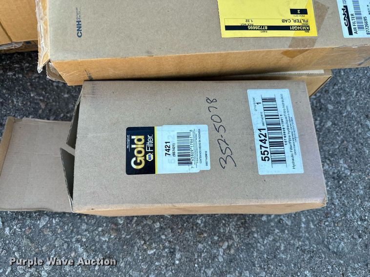 image for item NU9370 2008 New Holland T-6020 tractor