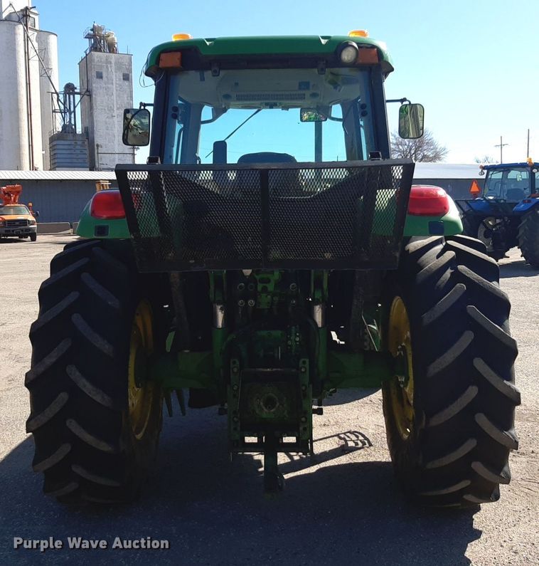 image for item NU9371 2007 John Deere 6415 tractor