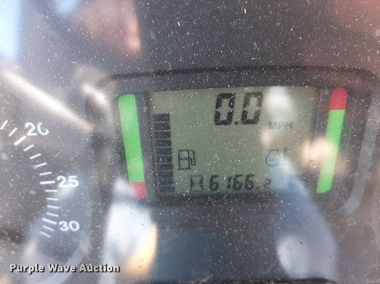 image for item NU9371 2007 John Deere 6415 tractor