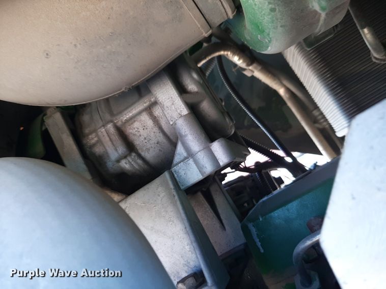 image for item NU9371 2007 John Deere 6415 tractor