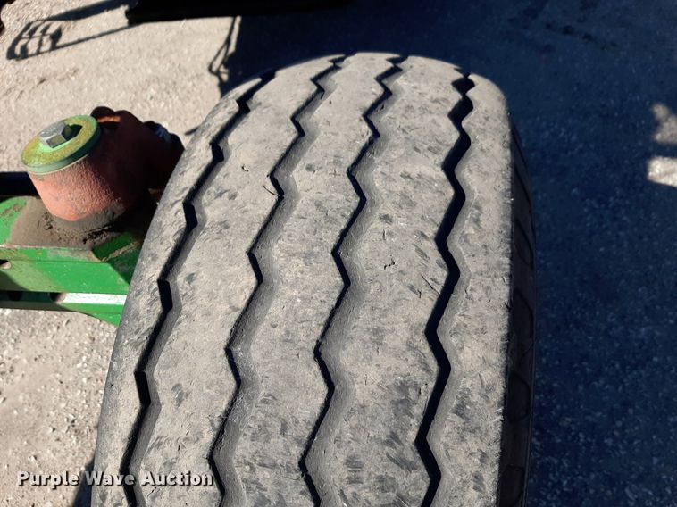 image for item NU9371 2007 John Deere 6415 tractor