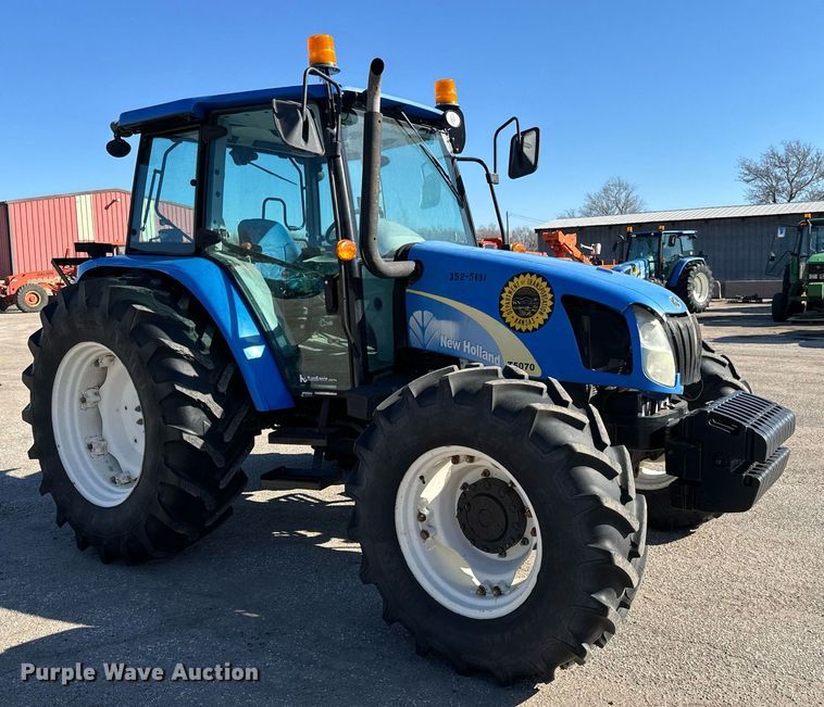 image for item NU9372 2012 New Holland T-5070 MFWD tractor