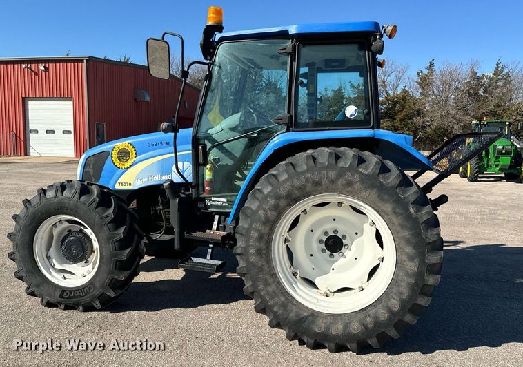 image for item NU9372 2012 New Holland T-5070 MFWD tractor