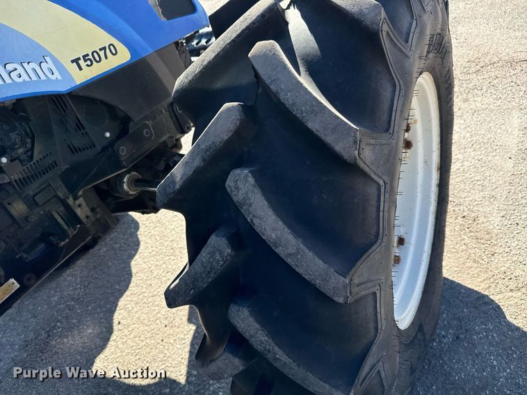image for item NU9372 2012 New Holland T-5070 MFWD tractor