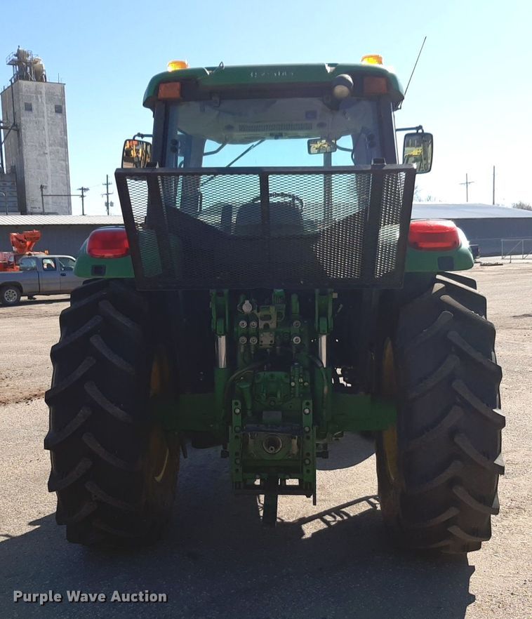 image for item NU9373 2005 John Deere 6415 tractor