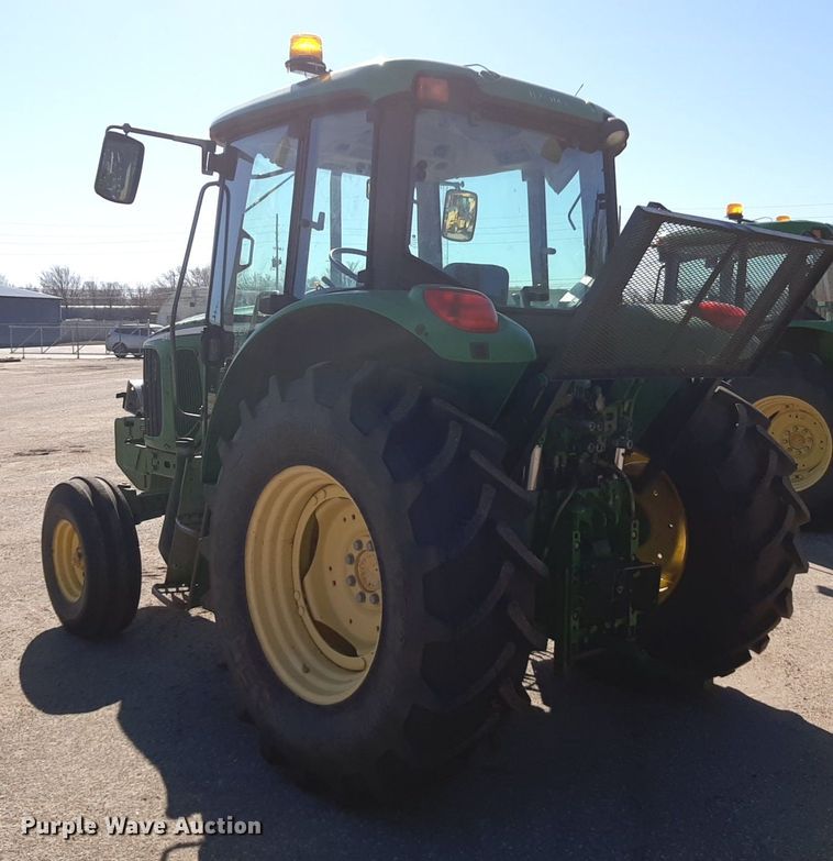 image for item NU9373 2005 John Deere 6415 tractor