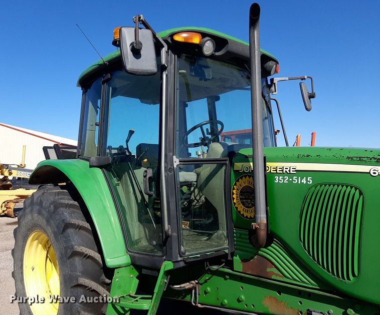 image for item NU9373 2005 John Deere 6415 tractor