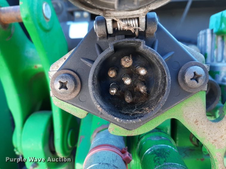 image for item NU9373 2005 John Deere 6415 tractor