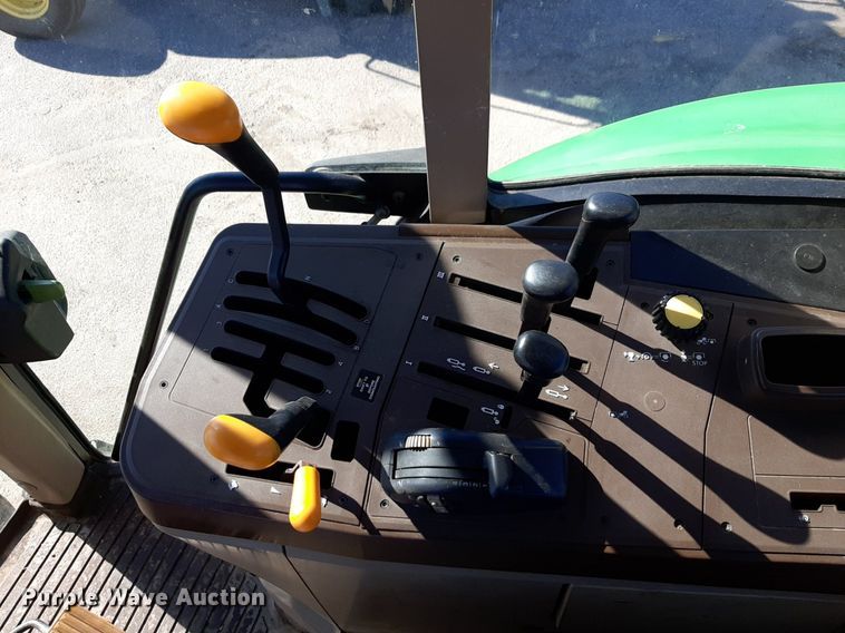 image for item NU9373 2005 John Deere 6415 tractor