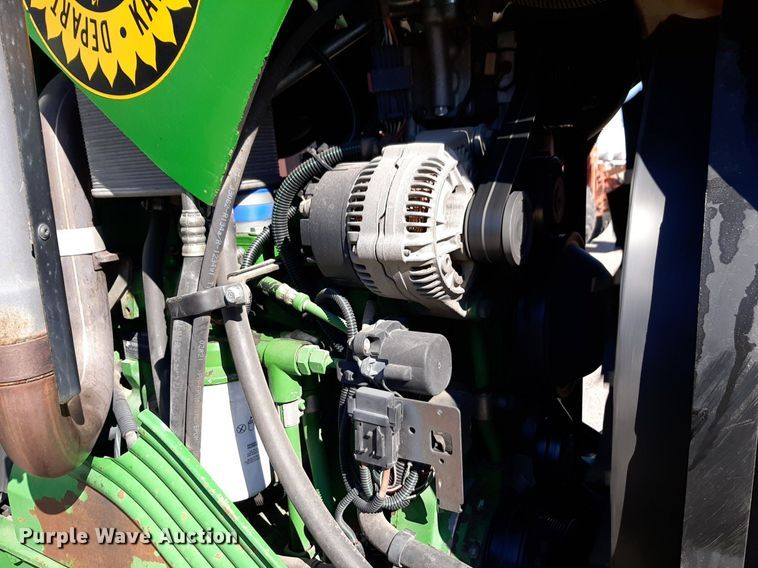 image for item NU9373 2005 John Deere 6415 tractor