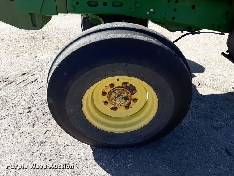 image for item NU9373 2005 John Deere 6415 tractor