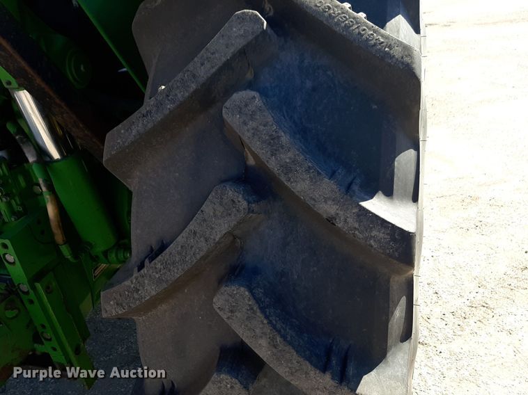 image for item NU9373 2005 John Deere 6415 tractor