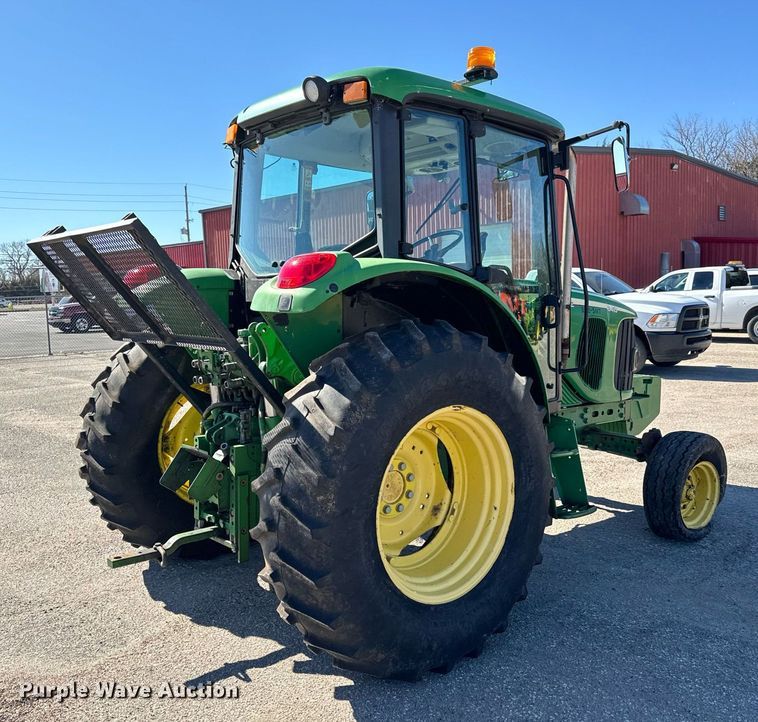 image for item NU9374 2007 John Deere 6415 tractor