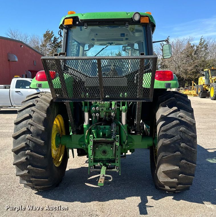 image for item NU9374 2007 John Deere 6415 tractor