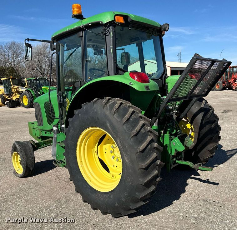 image for item NU9374 2007 John Deere 6415 tractor