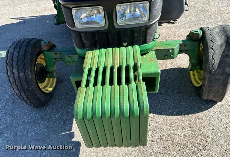 image for item NU9374 2007 John Deere 6415 tractor