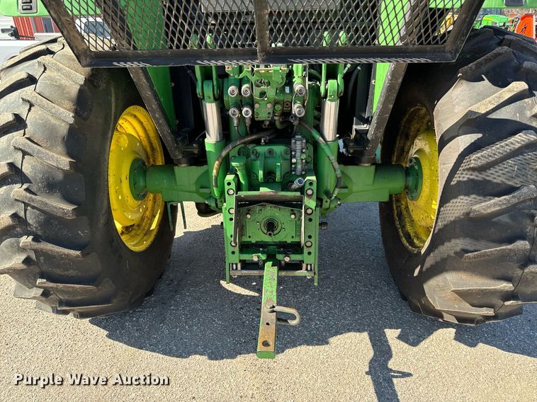 image for item NU9374 2007 John Deere 6415 tractor