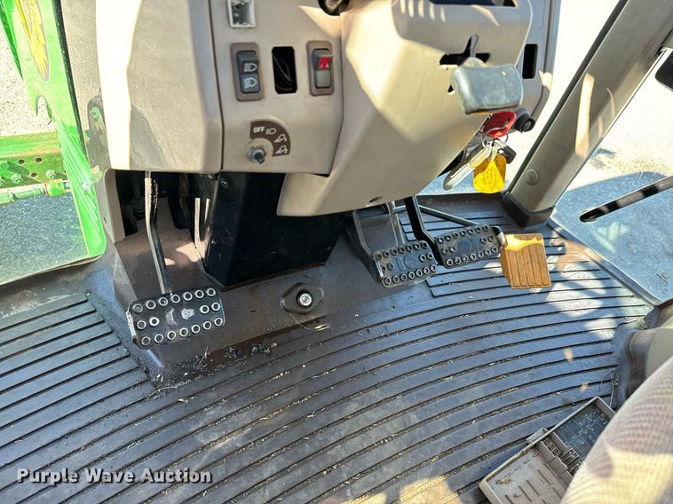 image for item NU9374 2007 John Deere 6415 tractor