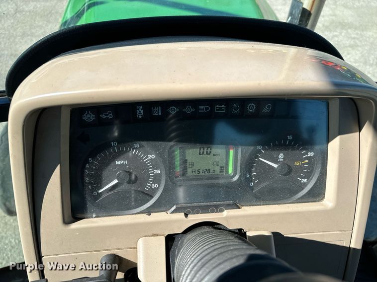 image for item NU9374 2007 John Deere 6415 tractor