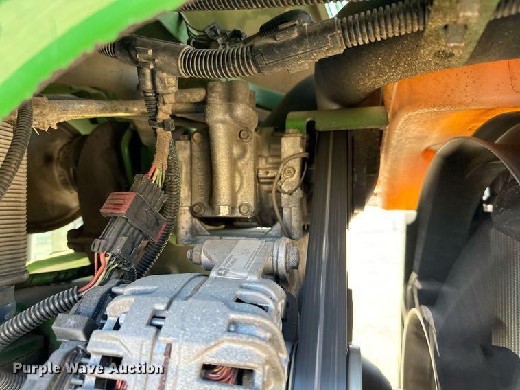 image for item NU9374 2007 John Deere 6415 tractor