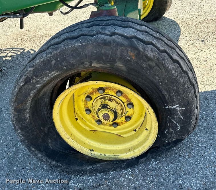 image for item NU9374 2007 John Deere 6415 tractor