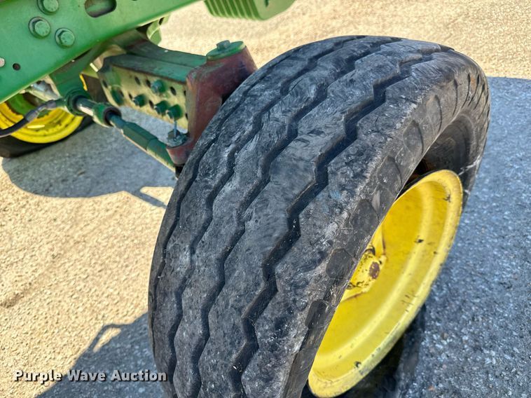 image for item NU9374 2007 John Deere 6415 tractor