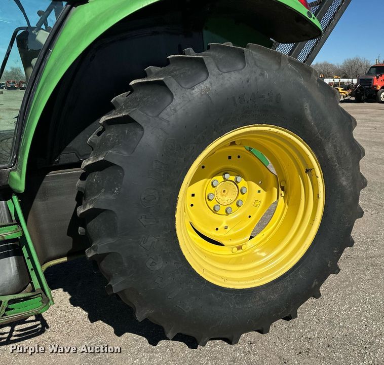 image for item NU9374 2007 John Deere 6415 tractor